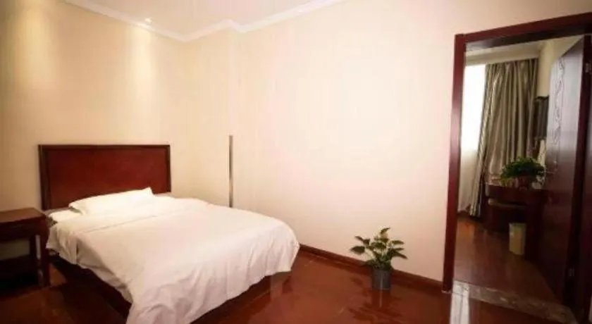 Greentree Inn Suzhou Railway Station North Square Haobainian Wedding Dress City Express Hotel 3*, סוג'ואו